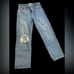 Abercrombie & fitch “the dad high rise” jeans. Super comfortable size 6 (28R)